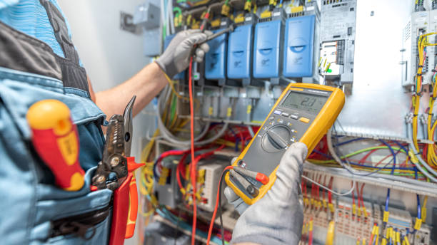 Best Local Electrician Companies  in Beverly, MA
